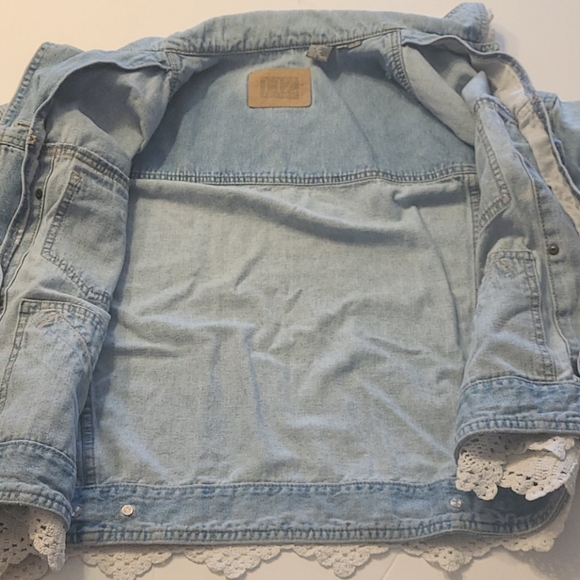 Liz Authentic trucker lace denim jacket Medium - Picture 6 of 7